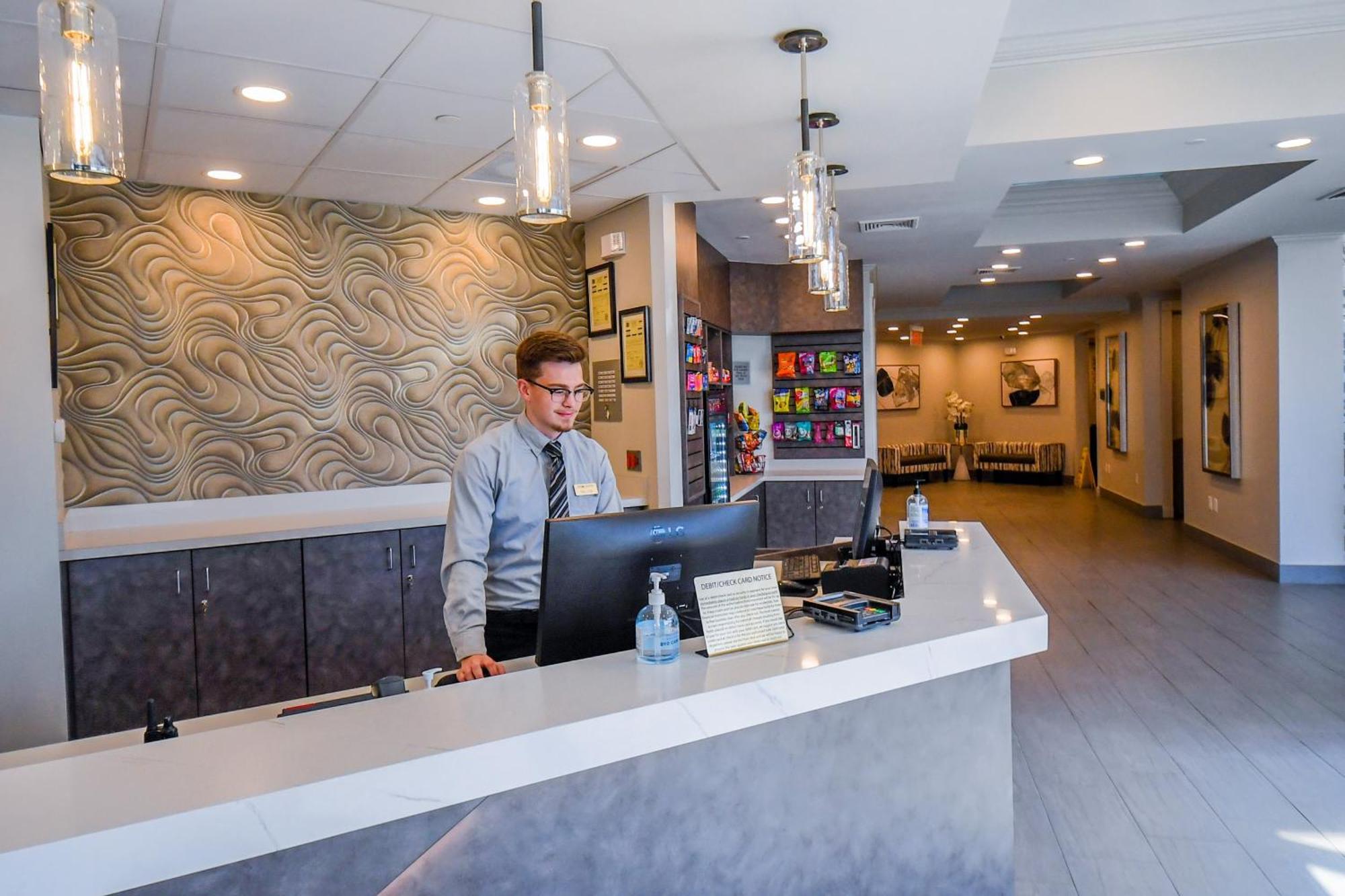 Euro-Suites Hotel Morgantown Esterno foto